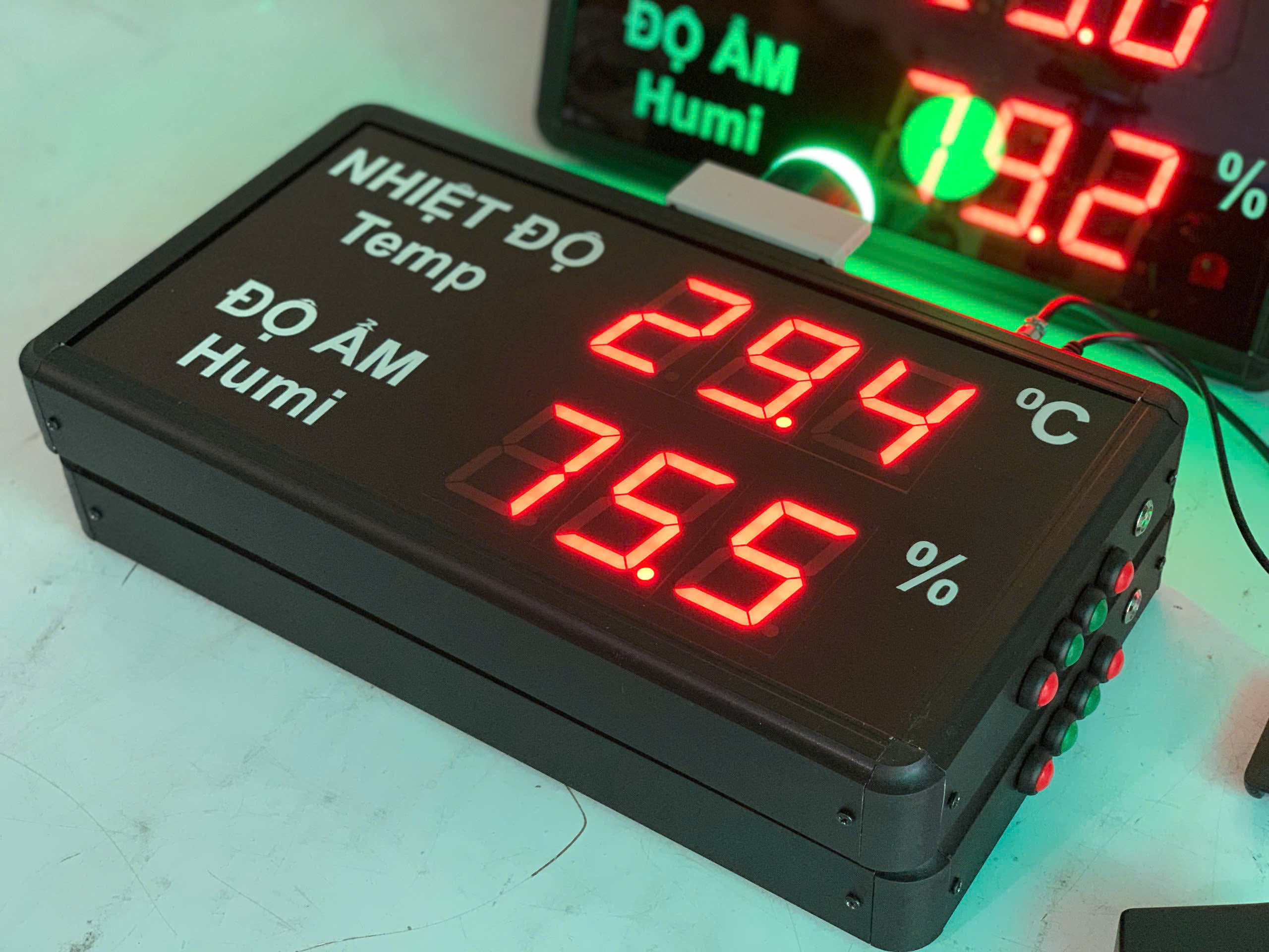 Temperature and Humidity Sensor for Industrial Applications | AT-THMT-L